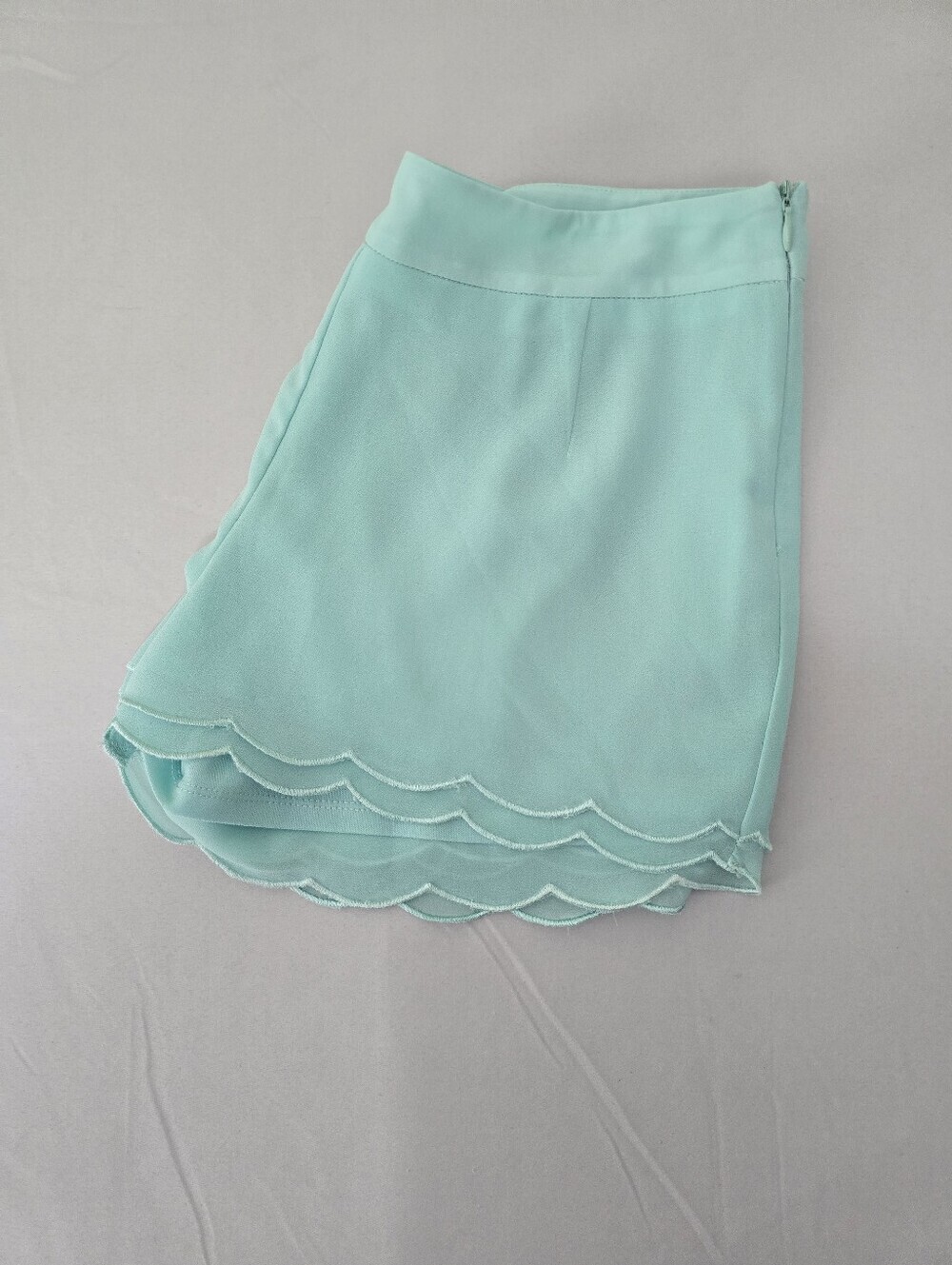 Tobi Going Through The Motions Scalloped Shorts Size Small